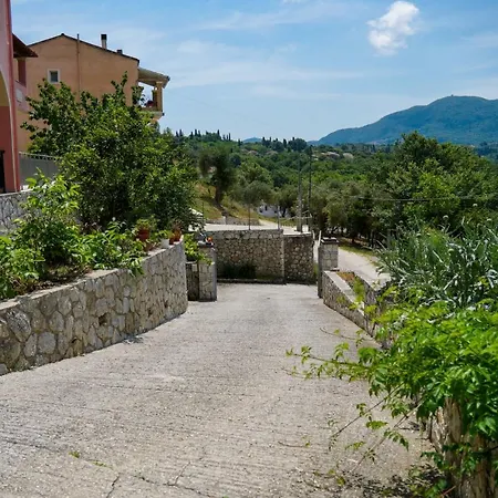 Elena House - Family Corfiot Country Apartment
