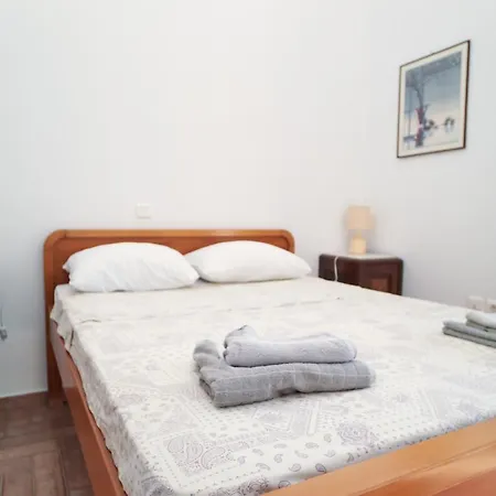 Elena House - Family Corfiot Country Apartment