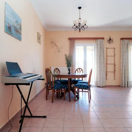 Elena House - Family Corfiot Country Apartment *