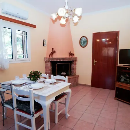 Apartment Elena House - Family Corfiot Country Agios Georgios (Corfu)