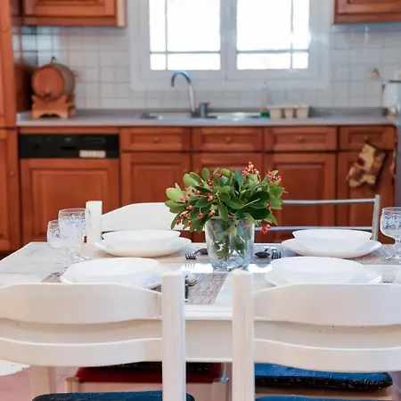 Elena House - Family Corfiot Country Apartment *