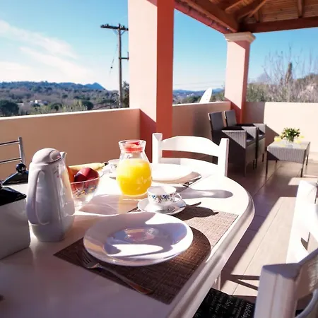 Elena House - Family Corfiot Country Apartment